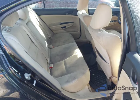 2011 Honda Accord 2.4 Lx-P z USA, uszkodzony, nr VIN 1HGCP2F44BA037372